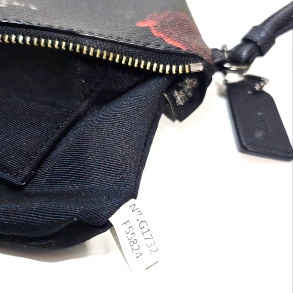 Coach Halftone Floral Corner Zip Wristlet F55824